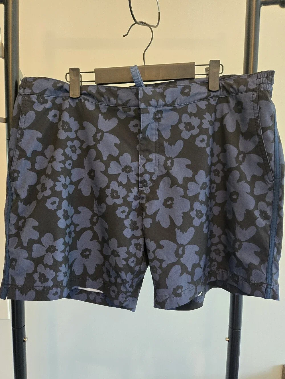 Fair Harbor Men Size 36 Floral Swim Shorts Blue Gray Tropical Print Board Short